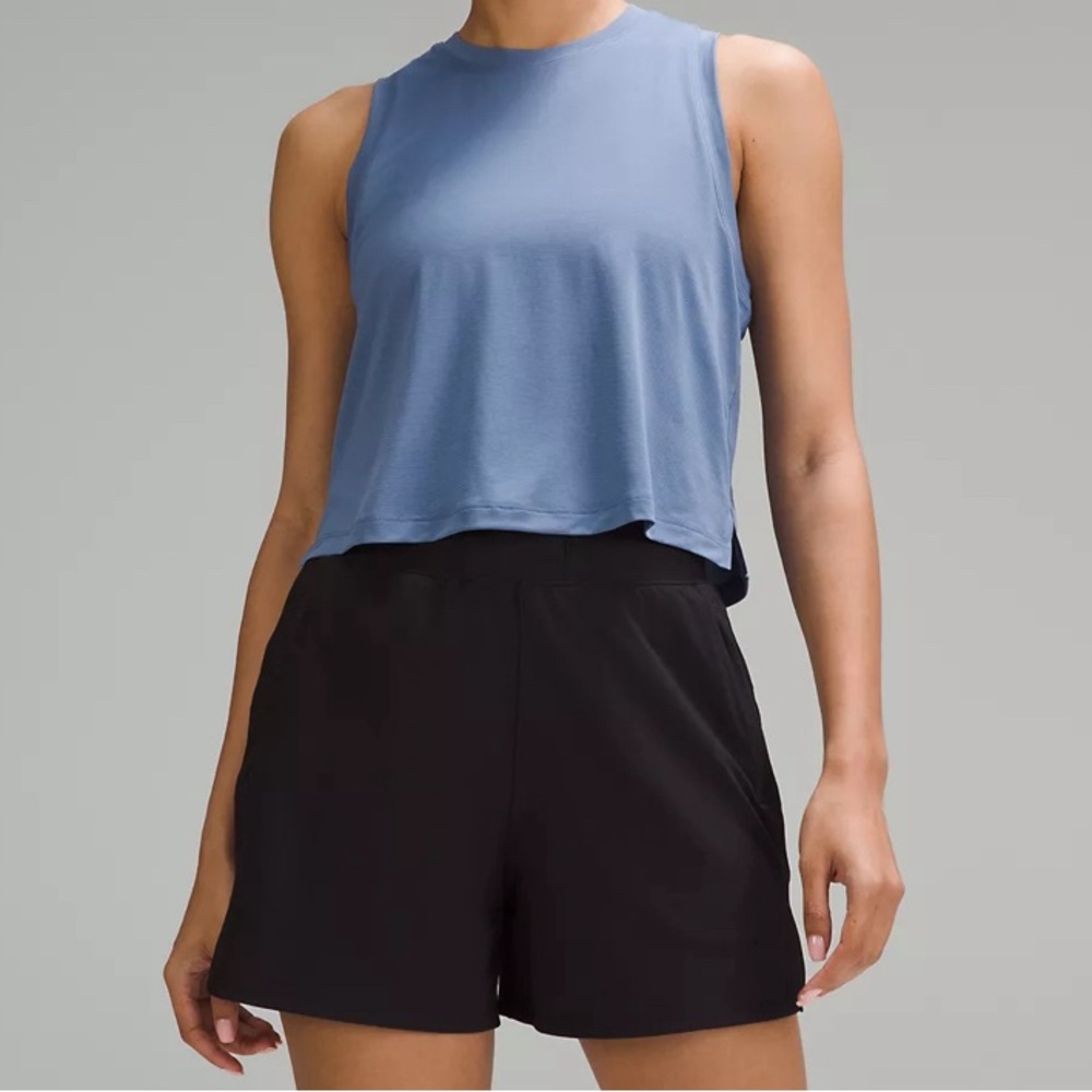 Sculpt Cropped Tank - Picture 4 of 5